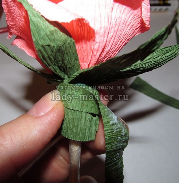 Букет роз из бумаги и конфет – это отличный подарок к 8 марта!