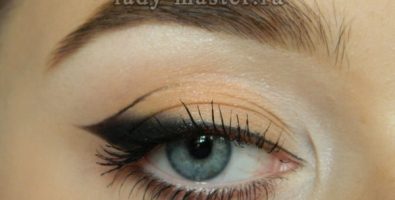 Как сделать макияж глаз с выразительной стрелкой — пошаговый урок