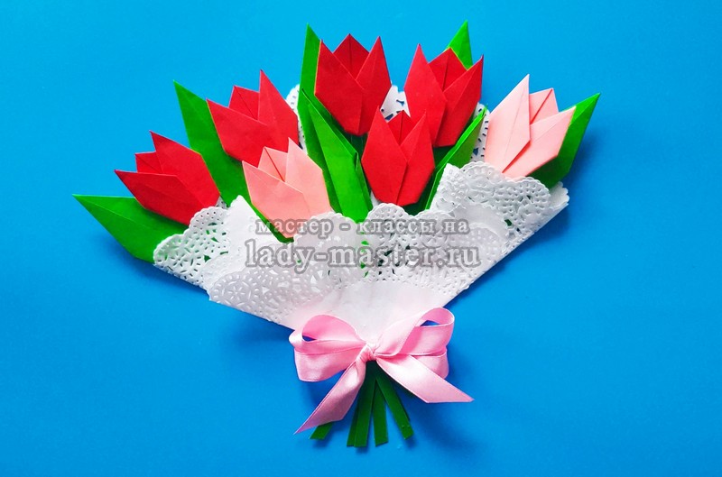 Букет с тюльпанами оригами из бумаги