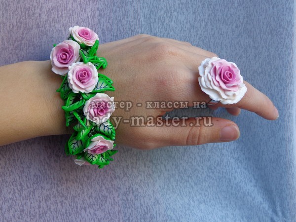 браслет и кольцо с розами из полимерной глины, фото