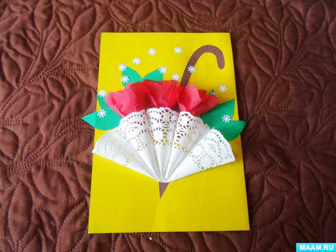 Зонтик с цветами из салфетки – поделка для мамы