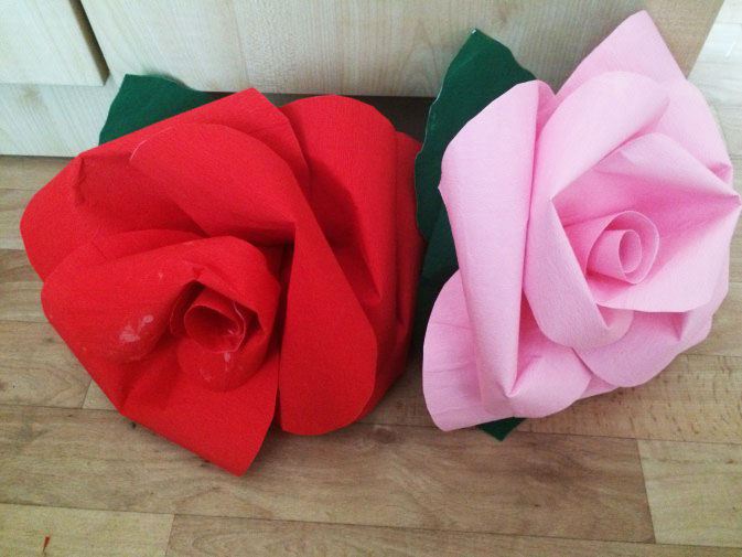Большие розы с лепестками из бумаги формата А4